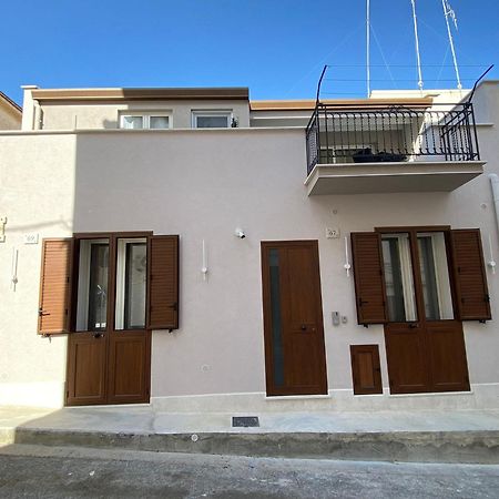 Allumaro House كاستيلاّماري ديل غو المظهر الخارجي الصورة