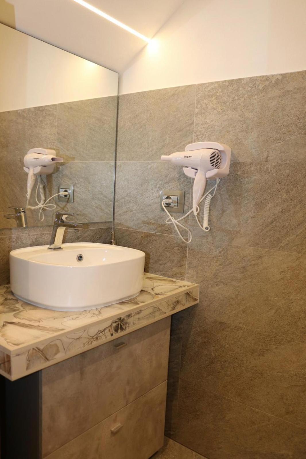 Allumaro House كاستيلاّماري ديل غو المظهر الخارجي الصورة