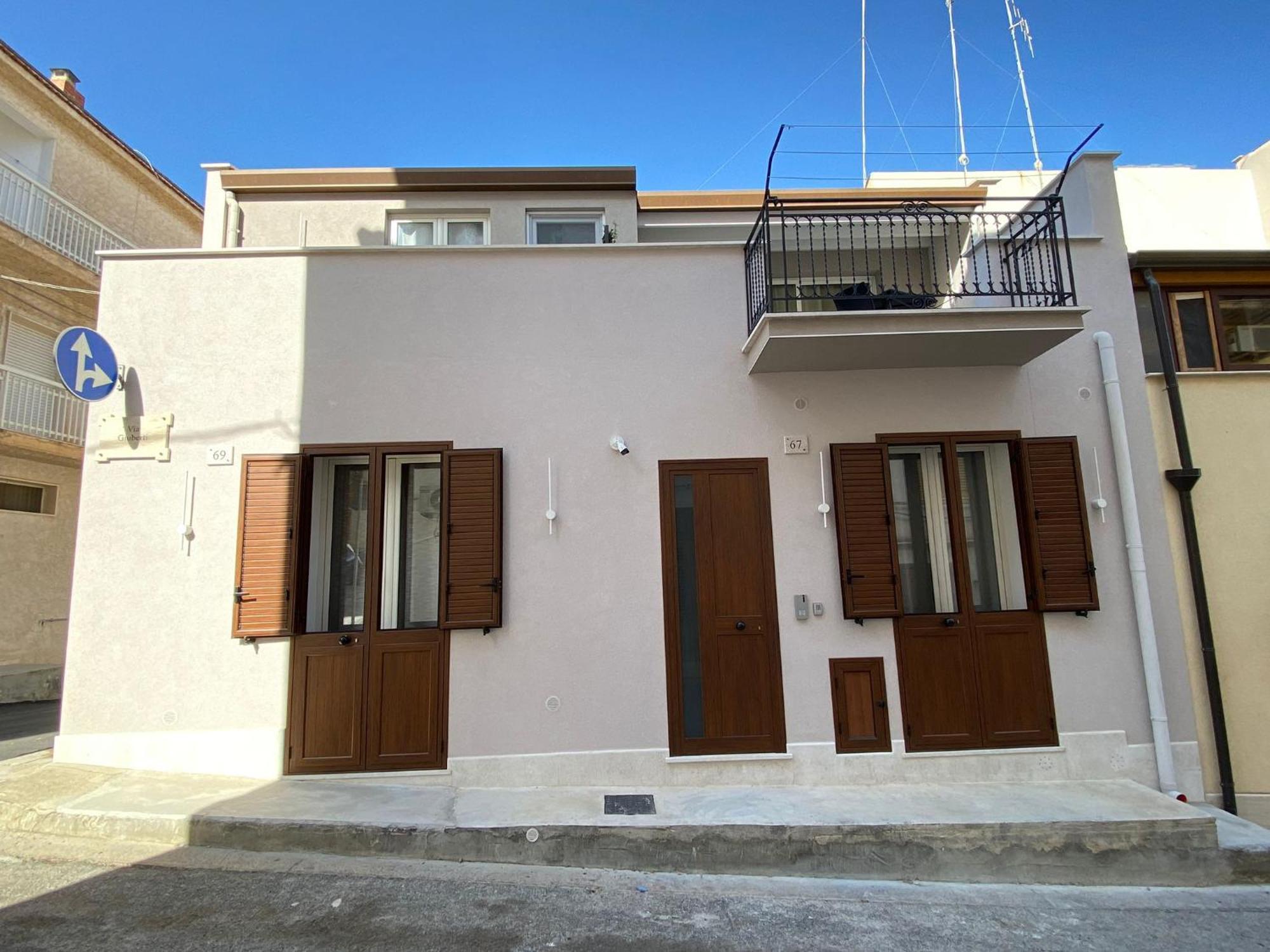 Allumaro House كاستيلاّماري ديل غو المظهر الخارجي الصورة